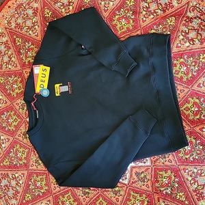 NWT DEUS NAITO box crew sweatshirt